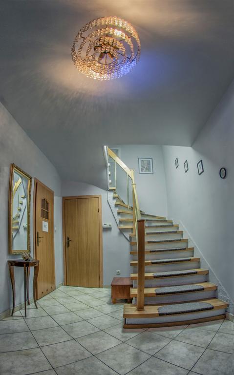 Wilanowska Hostel Варшава Экстерьер фото